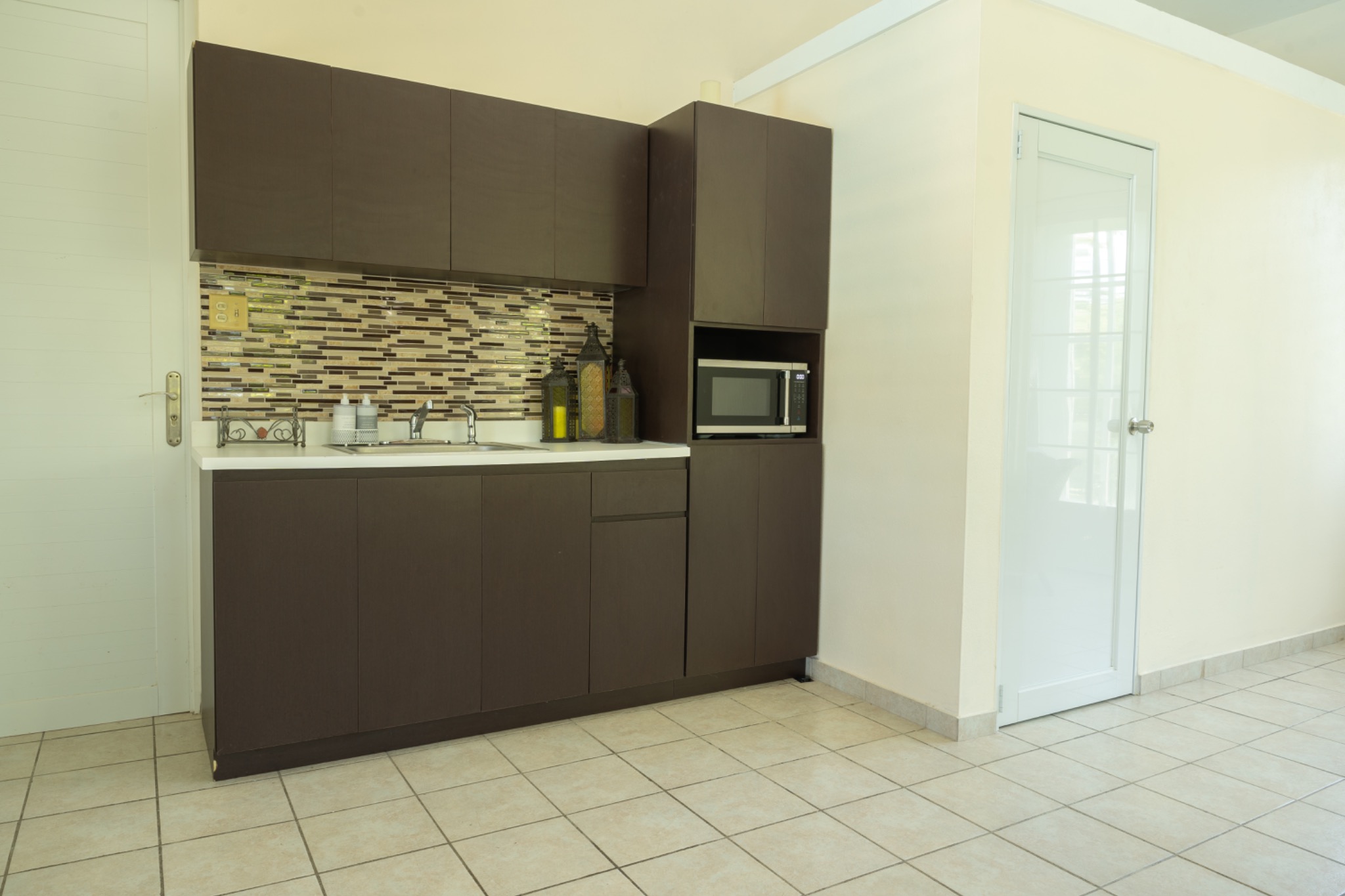 Game room kitchenette